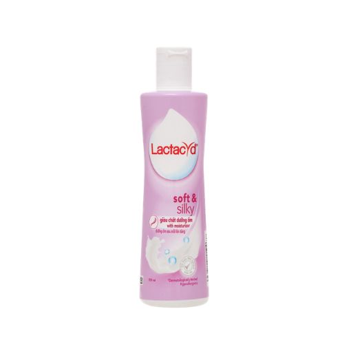 Dung Dịch Vệ Sinh Phụ Nữ Lactacyd Soft & Silky 250ml