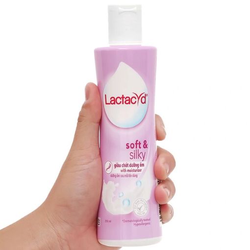 Dung Dịch Vệ Sinh Phụ Nữ Lactacyd Soft & Silky 250ml - Ảnh 3