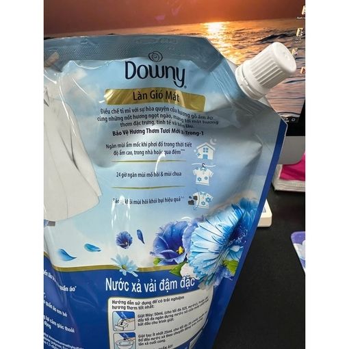 Nước Xả Vải Downy Làn Gió Mát Túi 2.2L Thơm Lâu Mềm Vải - Ảnh 3