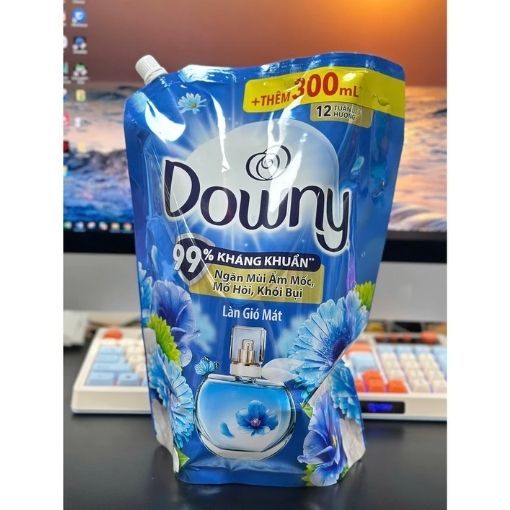Nước Xả Vải Downy Làn Gió Mát Túi 2.2L Thơm Lâu Mềm Vải - Ảnh 4